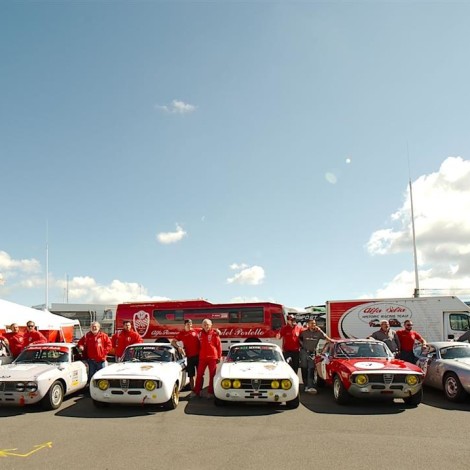 46^ AvD-Oldtimer-Grand-Prix, Nürburgring: schieramento del Portello nei paddock. Foto di Dario Pellizzoni.