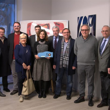 Treviglio, mostra "156.La bellezza possibile". Il Team Manager e Responsabile Eventi della Scuderia del Portello Andrea Cajani, i Presidenti dell’Associazione CinemAlfa Ivan Scelsa e del Club Automoto Storiche Treviglio Flavio Nava, Prisca Taruffi, il Presidente di ACI Bergamo Valerio Bettoni e alcuni rappresentanti della Giunta della Città di Treviglio. Foto di Dario Pellizzoni.