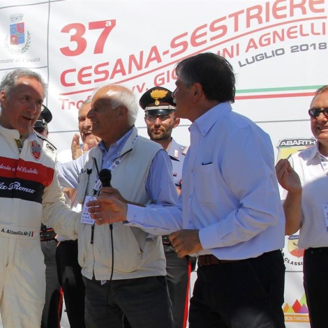 Cesana-Sestriere 2018: Piergiorgio Re, Presidente di ACI Torino, consegna ad Alfredo Altavilla il “Trofeo ACI Torino” con Lorenzo Colomb, Sindaco di Cesana Torinese, e Valter Marin, Sindaco di Sestriere. Foto di: www.fotograficasestriere.com