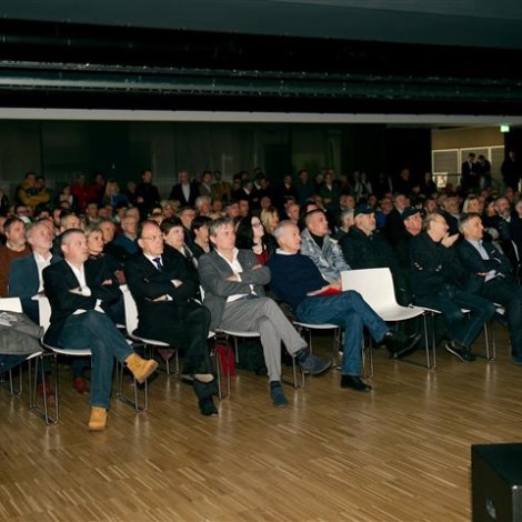 Premiazione dei “Campioni Alfa Romeo”, Museo Storico di Arese, 23 febbraio 2019: il folto pubblico in sala, oltre 400 ospiti, di cui 220 premiati provenienti da 18 paesi del mondo