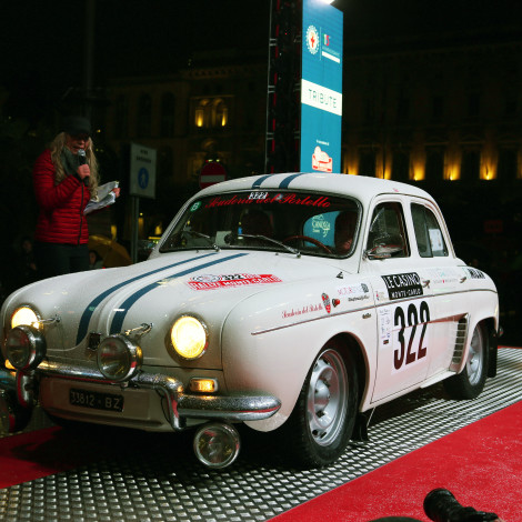 Rallye Monte-Carlo Historique: Renato Bicciato su Alfa Romeo Dauphine alla partenza del Rallye Monte-Carlo Historique. Foto di Massimo Campi.