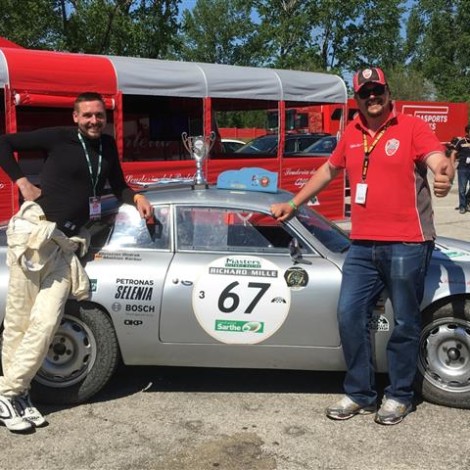 Motor Legend Festival 2018, Imola: il Team Manager Andrea Cajani consegna il trofeo Alfa Classic a Roberto Restelli, 2° di Classe con Christian Ondrak al FIA MASTER PRE-66 GT CARS con la Giulietta SZ.