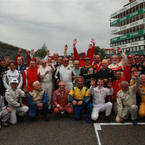 Il Portello con Gian Carlo Minardi e tutti i piloti che hanno partecipato all'Historic Minardi Day 2017_foto Bacchi